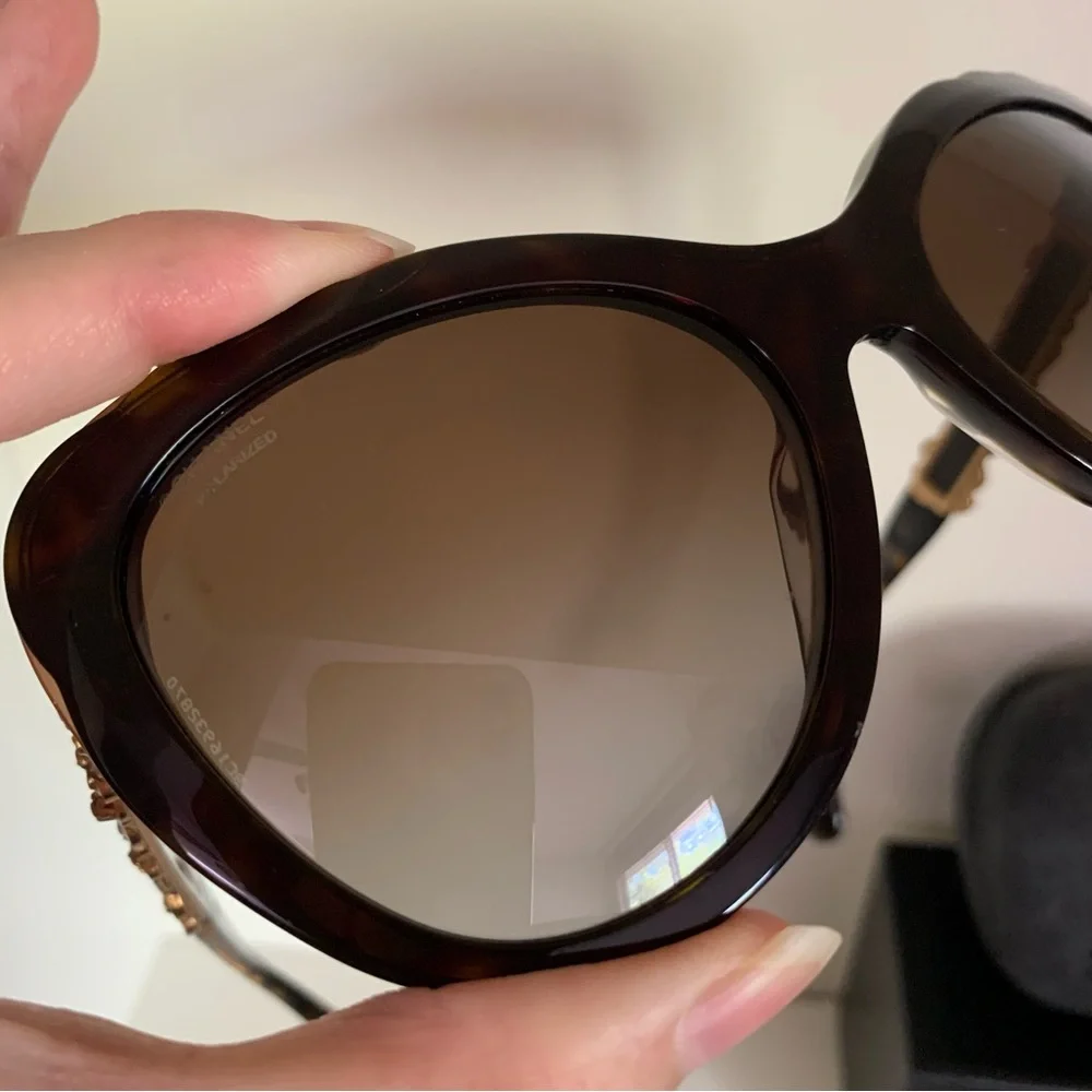 Chanel polarized special enameled gold floral sunglasses